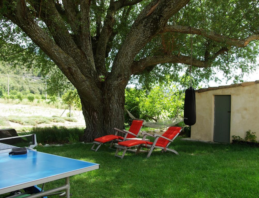 Le Mas De La Fontaine Bed & Breakfast Le Pegue Exterior photo