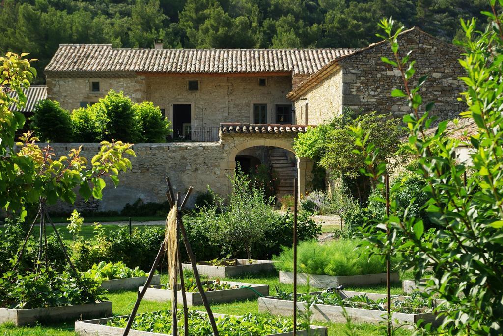 Le Mas De La Fontaine Bed & Breakfast Le Pegue Exterior photo