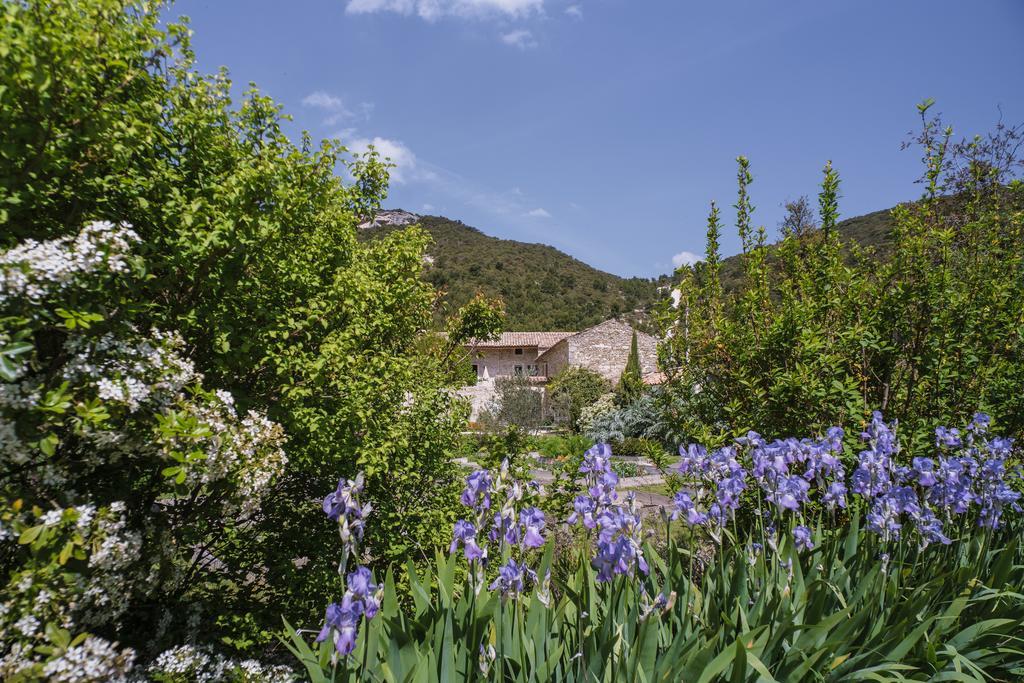 Le Mas De La Fontaine Bed & Breakfast Le Pegue Exterior photo