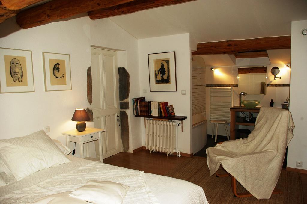 Le Mas De La Fontaine Bed & Breakfast Le Pegue Exterior photo